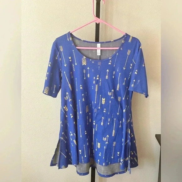 Lularoe size medium top - Picture 1 of 4